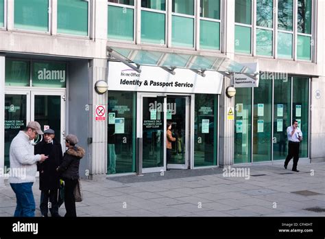 passport office victoria street.